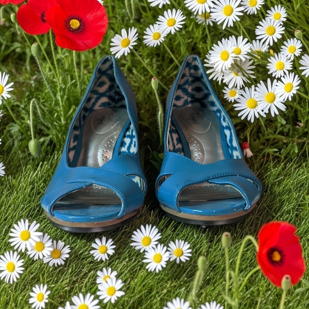 Dexflex Comfort Women's Blue Peep Toe Platform Wedge Sandals Size 7W